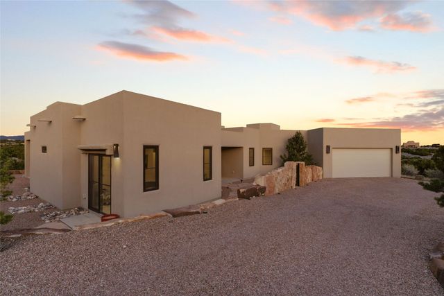 12C Camino Barranca C, Santa Fe, NM 87507