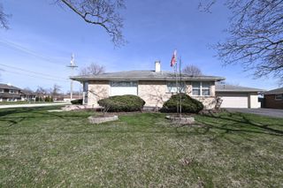 3877 Grandview Avenue, Gurnee, IL 60031
