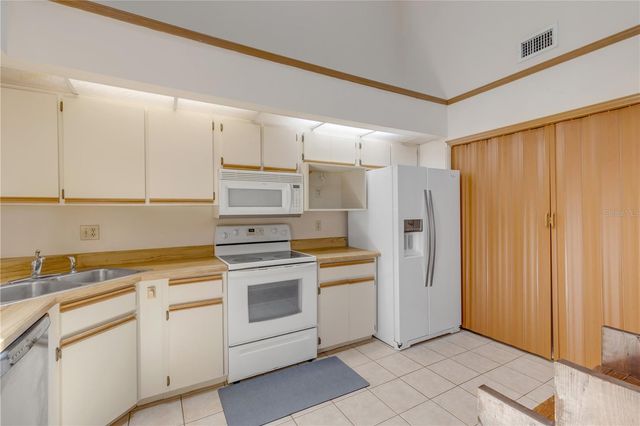 937 MEADOW VIEW DRIVE B, Port Orange, FL 32127