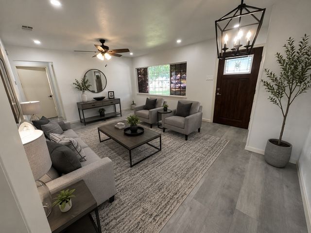 1804 S 5th Street, Garland, TX 75040