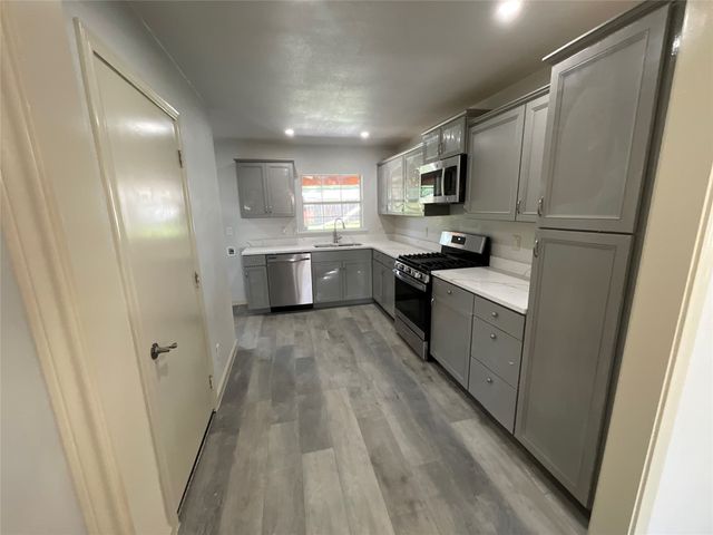 1804 S 5th Street, Garland, TX 75040