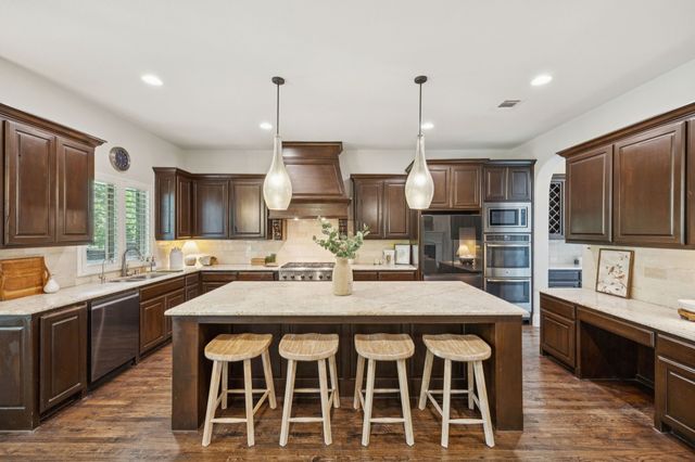 204 Chisholm Trail, Highland Village, TX 75077