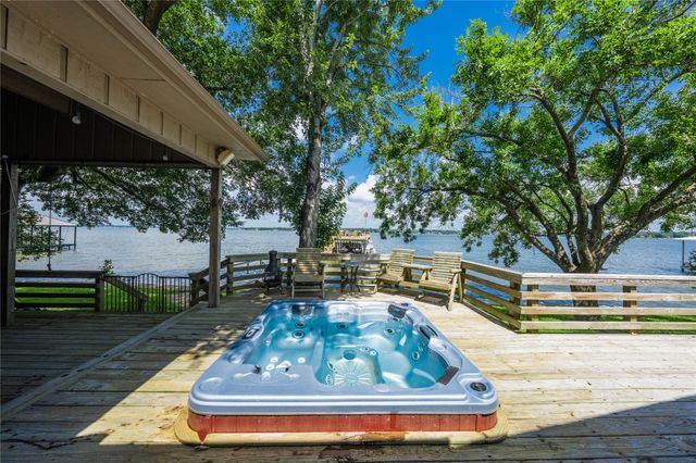 10136 Cherokee Lane, Payne Springs, TX 75156