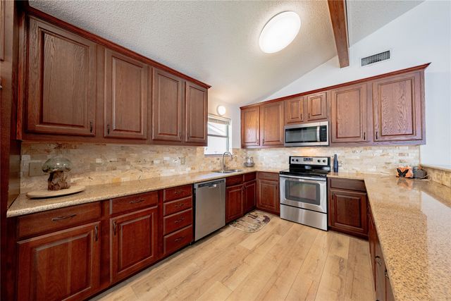 10136 Cherokee Lane, Payne Springs, TX 75156