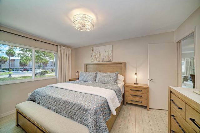 1520 LAKESIDE WAY 147, Sarasota, FL 34232