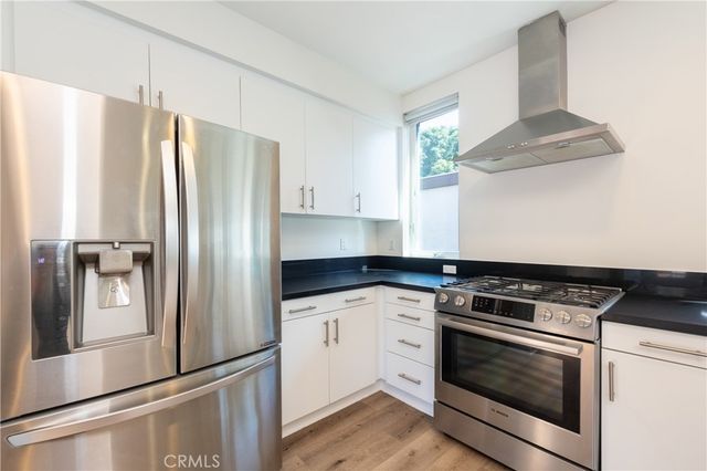 2926 Rowena Avenue 4, Los Angeles, CA 90039