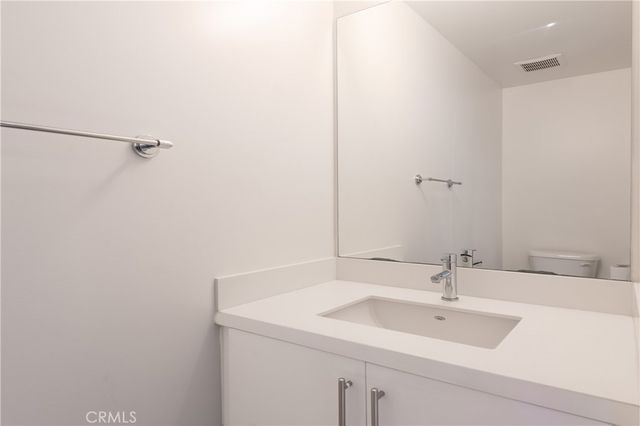 2926 Rowena Avenue 4, Los Angeles, CA 90039