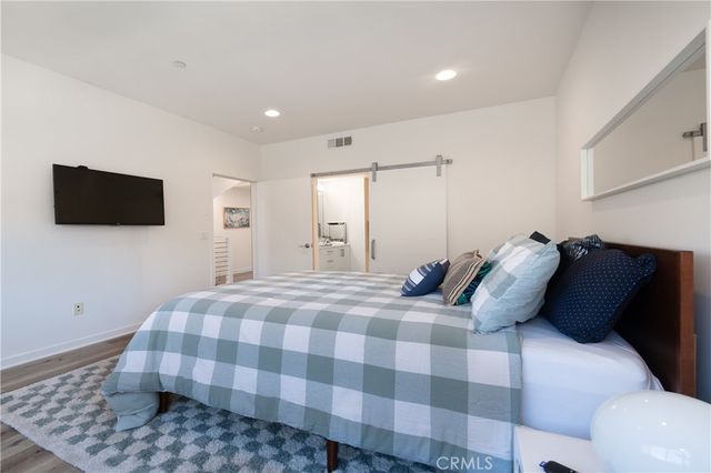 2926 Rowena Avenue 4, Los Angeles, CA 90039