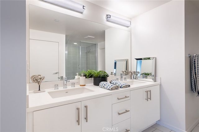 2926 Rowena Avenue 4, Los Angeles, CA 90039