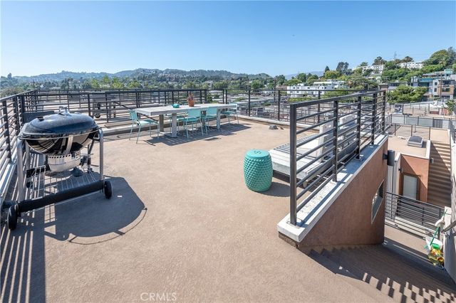 2926 Rowena Avenue 4, Los Angeles, CA 90039