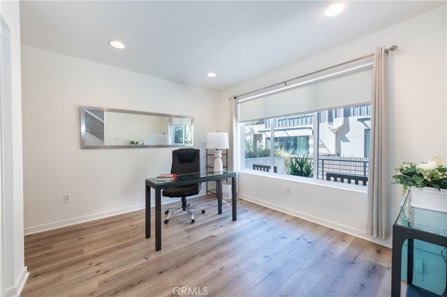 2926 Rowena Avenue 4, Los Angeles, CA 90039