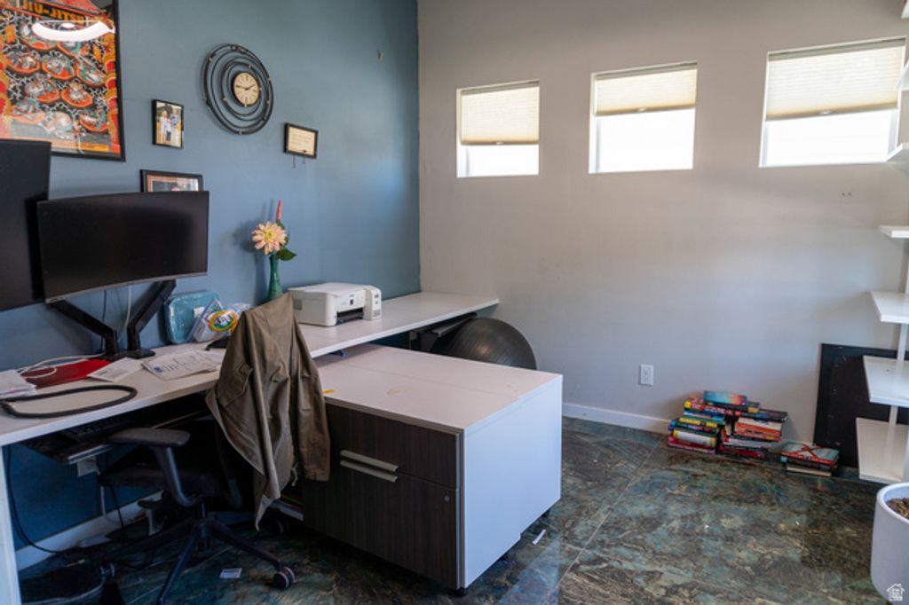Image 13 of property listing at 935 W LOTUS BROOK DR, South Salt Lake, UT 84119