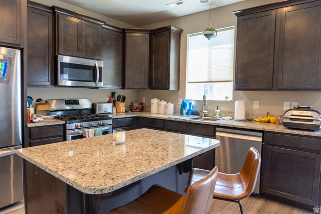 Image 6 of property listing at 935 W LOTUS BROOK DR, South Salt Lake, UT 84119