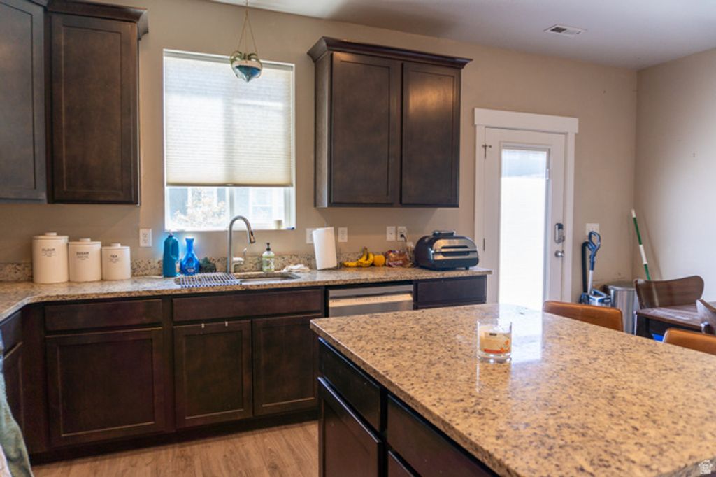 Image 7 of property listing at 935 W LOTUS BROOK DR, South Salt Lake, UT 84119