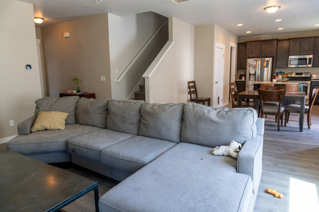 Image 10 of property listing at 935 W LOTUS BROOK DR, South Salt Lake, UT 84119
