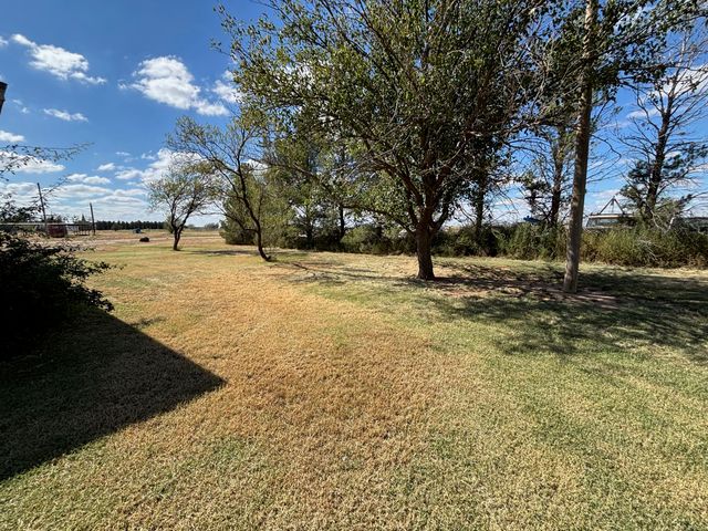 1502 Culpepper Avenue, Wilson, TX 79381