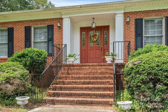 332 Ridge Road, Cheraw, SC 29520