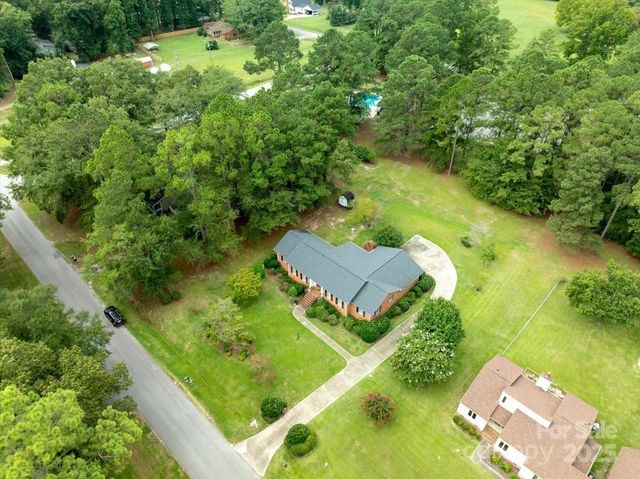 332 Ridge Road, Cheraw, SC 29520