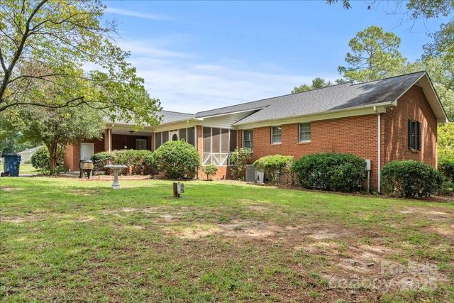 332 Ridge Road, Cheraw, SC 29520
