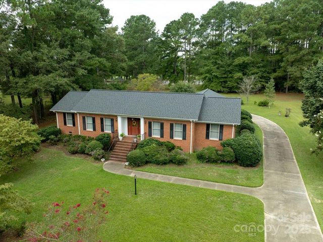 332 Ridge Road, Cheraw, SC 29520