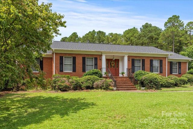 332 Ridge Road, Cheraw, SC 29520