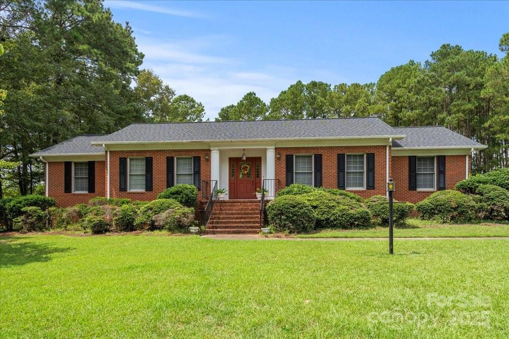 332 Ridge Road, Cheraw, SC 29520