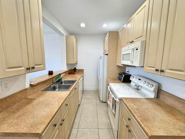 474 SW 147th Avenue, Pembroke Pines, FL 33027