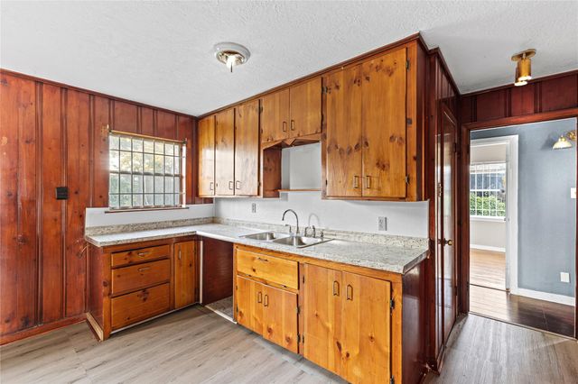 13001 Knollcrest Street, Houston, TX 77015