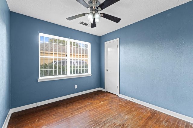 13001 Knollcrest Street, Houston, TX 77015