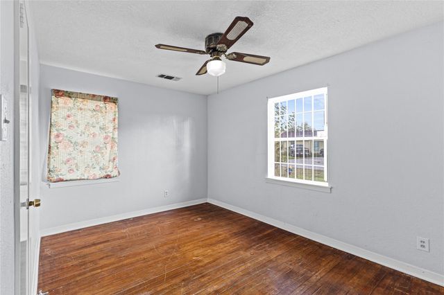 13001 Knollcrest Street, Houston, TX 77015