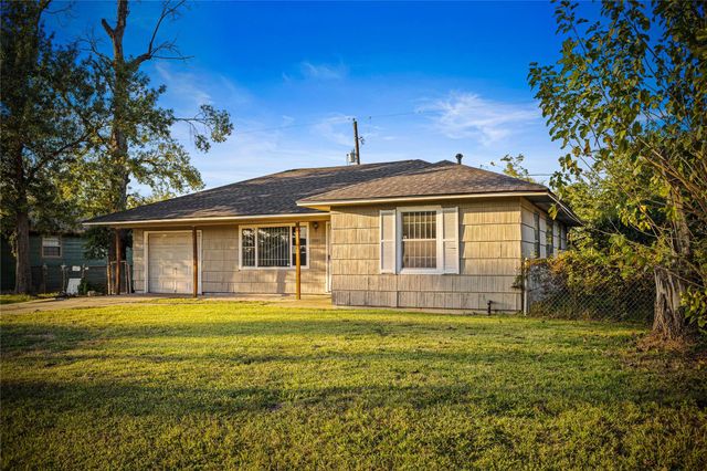 13001 Knollcrest Street, Houston, TX 77015