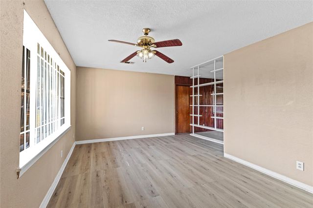 13001 Knollcrest Street, Houston, TX 77015