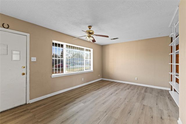 13001 Knollcrest Street, Houston, TX 77015