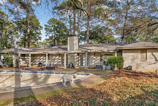 7230 Gilbert Drive, Shreveport, LA 71106