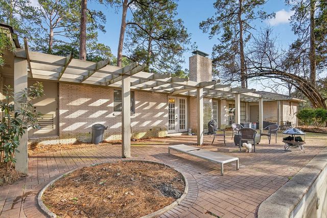 7230 Gilbert Drive, Shreveport, LA 71106