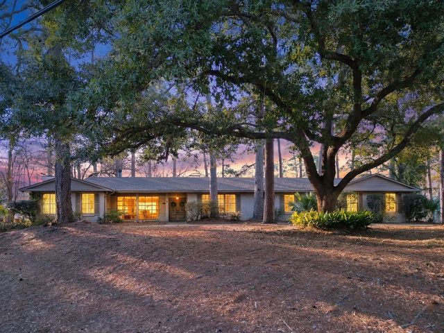 7230 Gilbert Drive, Shreveport, LA 71106