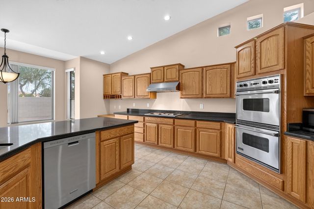 24619 S ROCKY BROOK Drive, Sun Lakes, AZ 85248