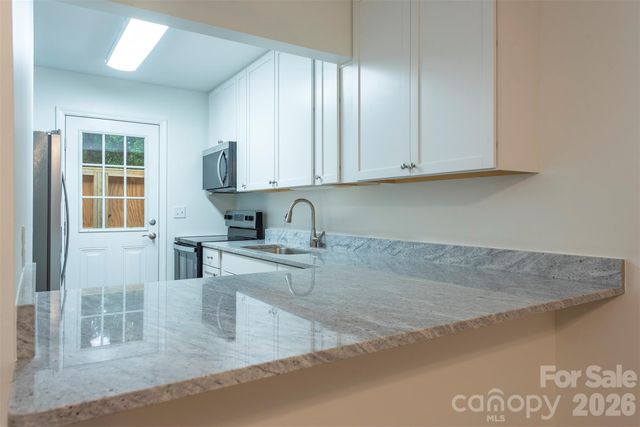 129 Colony Drive, Arden, NC 28704