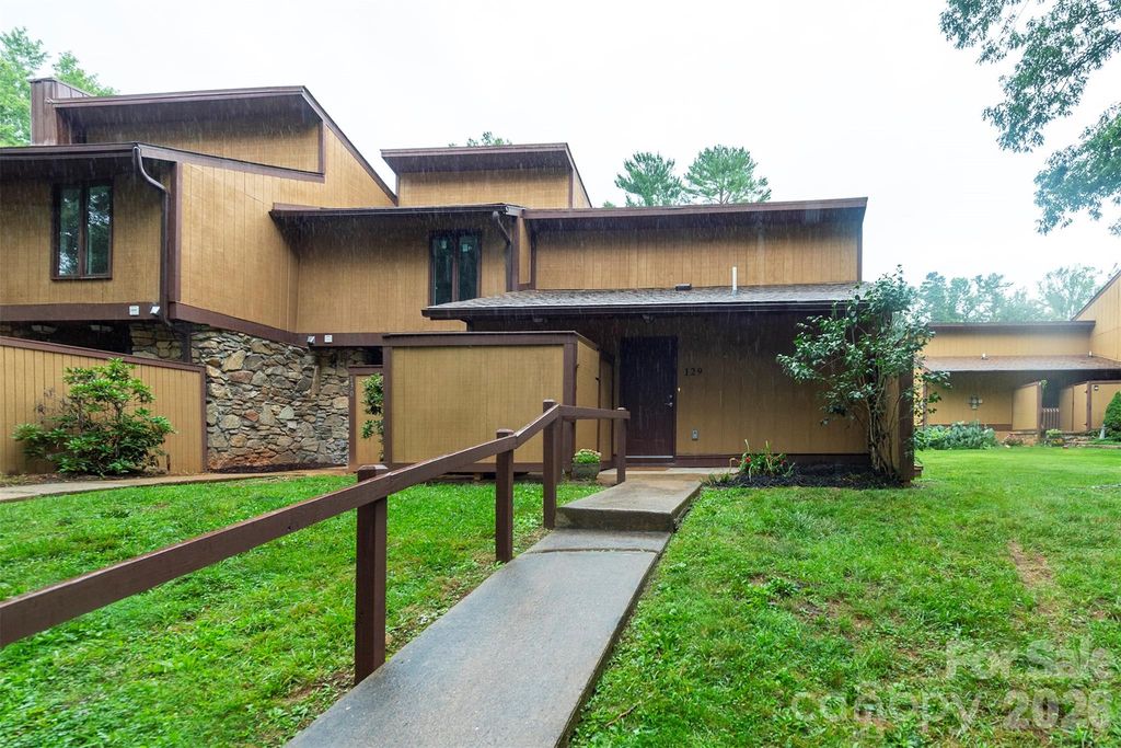 129 Colony Drive, Arden, NC 28704