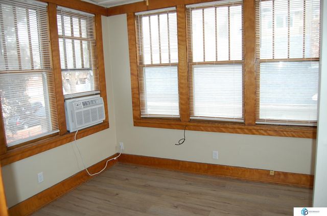 900 S 18th Street, Lincoln, NE 68508