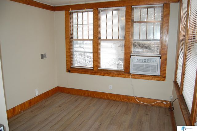 900 S 18th Street, Lincoln, NE 68508