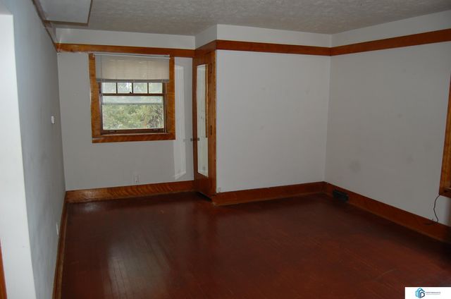 900 S 18th Street, Lincoln, NE 68508