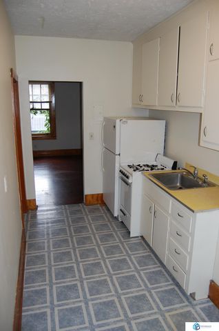900 S 18th Street, Lincoln, NE 68508