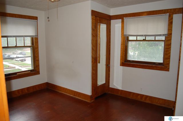 900 S 18th Street, Lincoln, NE 68508