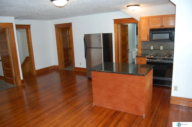900 S 18th Street, Lincoln, NE 68508