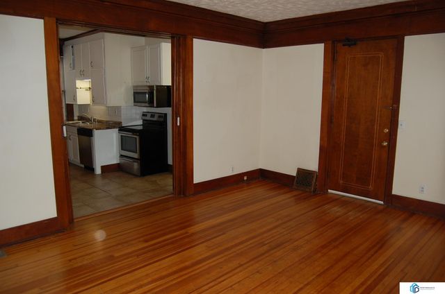 900 S 18th Street, Lincoln, NE 68508
