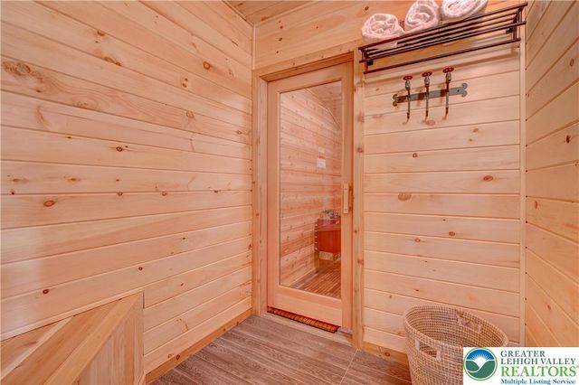 143 CATHLEEN Drive, Price Twp, PA 18302