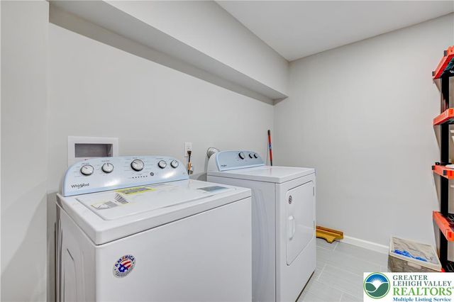 143 CATHLEEN Drive, Price Twp, PA 18302