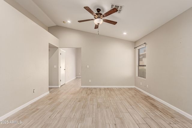 2112 E ROBIN Lane E, Phoenix, AZ 85024