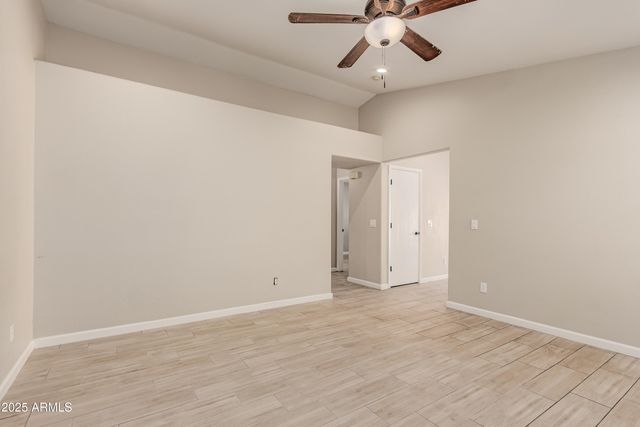 2112 E ROBIN Lane E, Phoenix, AZ 85024